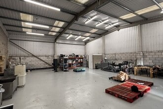 Uplands Way, Blandford Forum for lease Interior Photo- Image 1 of 3