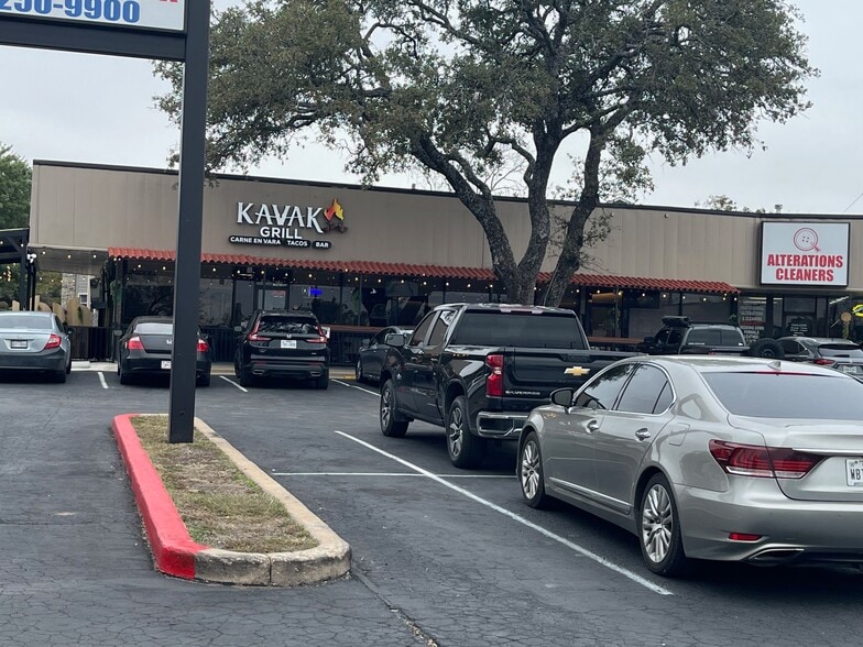 13233 Pond Springs Rd, Austin, TX for sale - Building Photo - Image 2 of 14