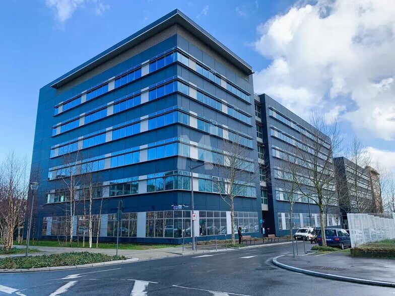 Office in Massy for lease - Building Photo - Image 2 of 12