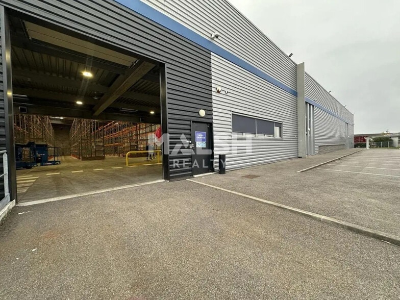 Flex in Corbas for lease - Building Photo - Image 2 of 22