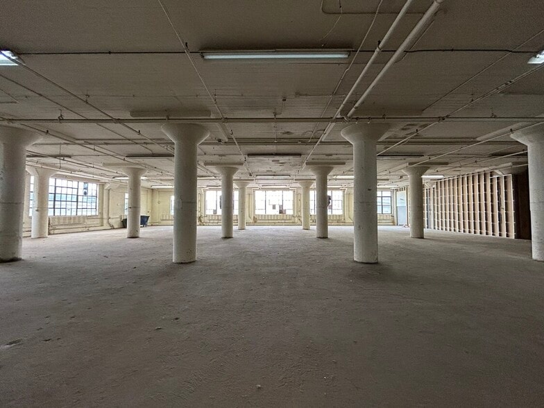 401-435 N Western Ave, Chicago, IL for sale - Interior Photo - Image 3 of 15