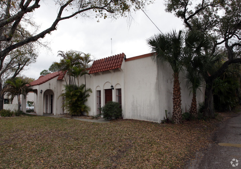 68 Pondella Rd, North Fort Myers, FL for lease - Primary Photo - Image 1 of 2