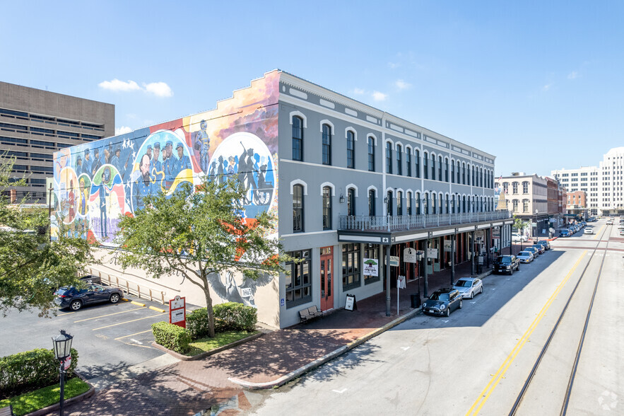 2215 Strand St, Galveston, TX for sale - Primary Photo - Image 1 of 16