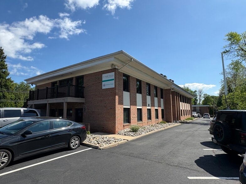 1440 Russell Rd, Paoli, PA for sale - Building Photo - Image 2 of 7