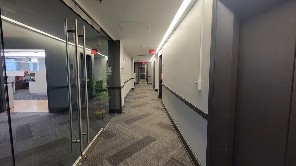 18 E North St, Greenville, SC for lease - Interior Photo - Image 3 of 9