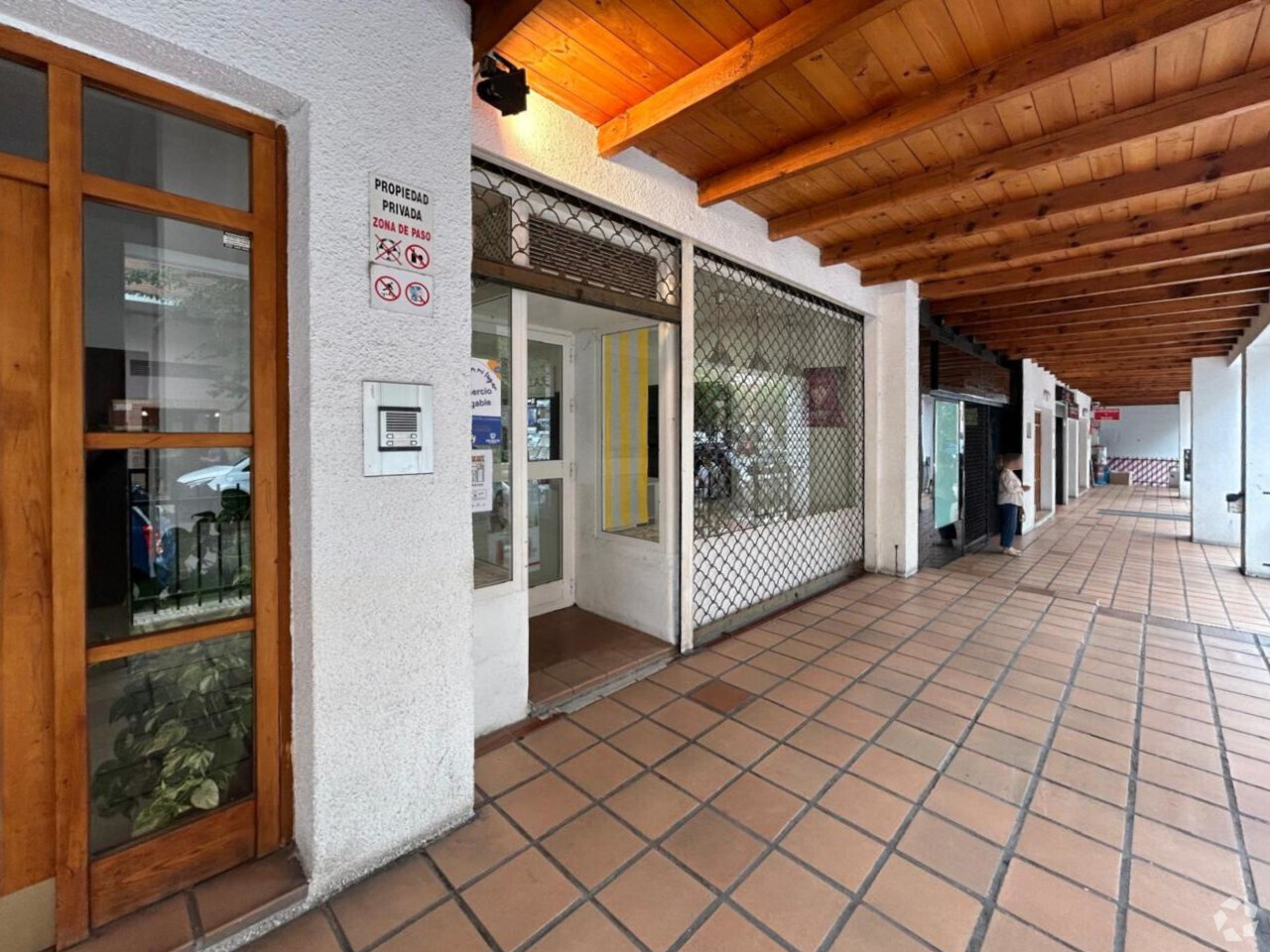 Retail in San Agustín del Guadalix, MAD for lease Interior Photo- Image 1 of 10