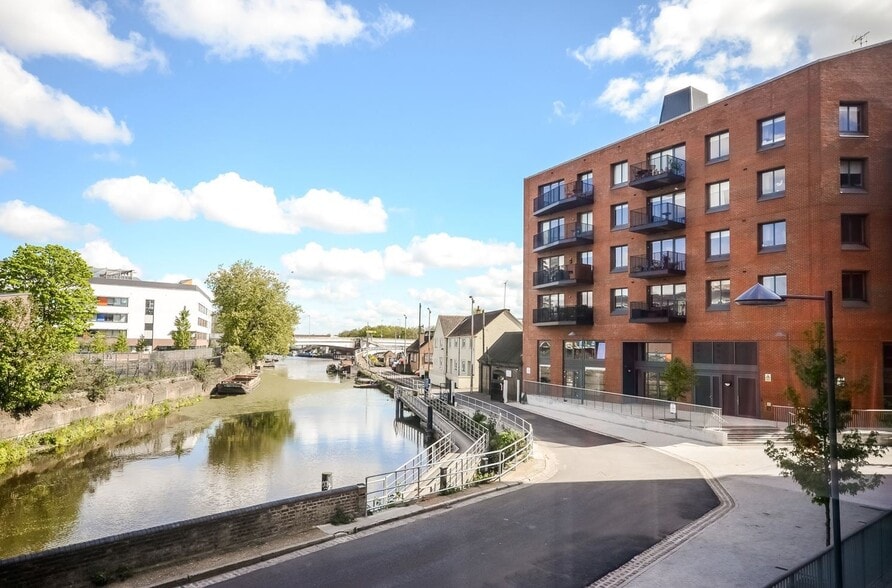 Lock Keepers portfolio of 3 properties for sale on LoopNet.com - Building Photo - Image 3 of 10