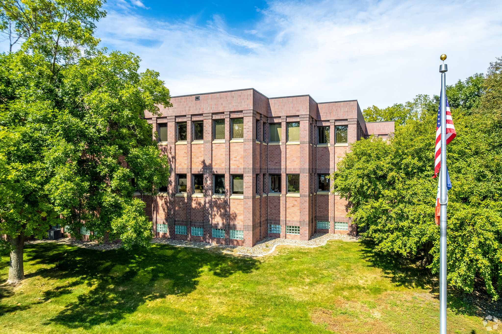 1001 Grand Ave, West Des Moines, IA for sale Building Photo- Image 1 of 1