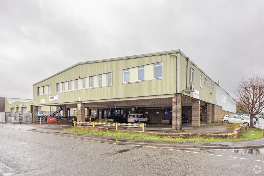 1-5 Kennet Way, Trowbridge for lease - Primary Photo - Image 1 of 4