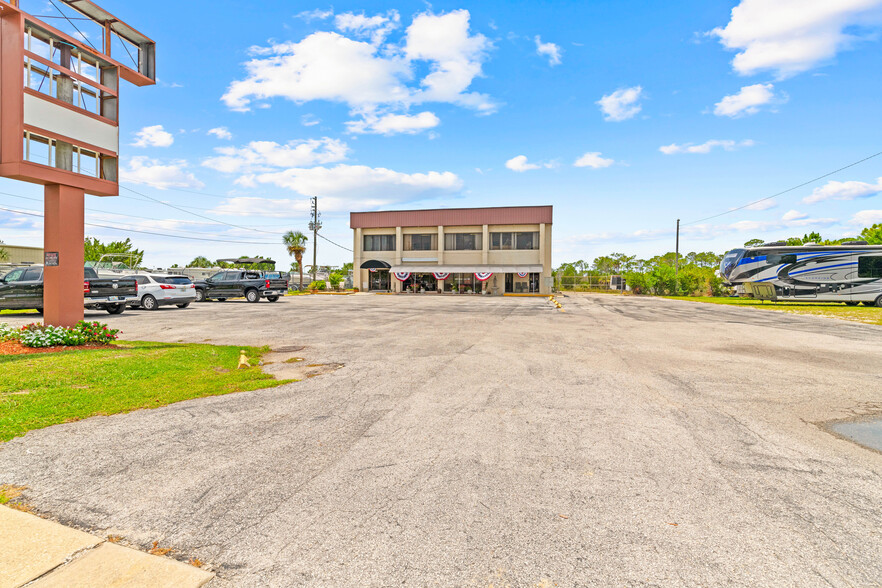 4001 Shoal Line Blvd, Hernando Beach, FL for sale - Building Photo - Image 1 of 155