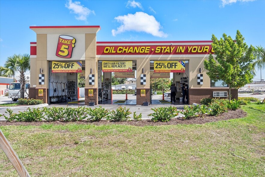 15045 NW 7th Ave, Miami, FL for sale - Building Photo - Image 2 of 7