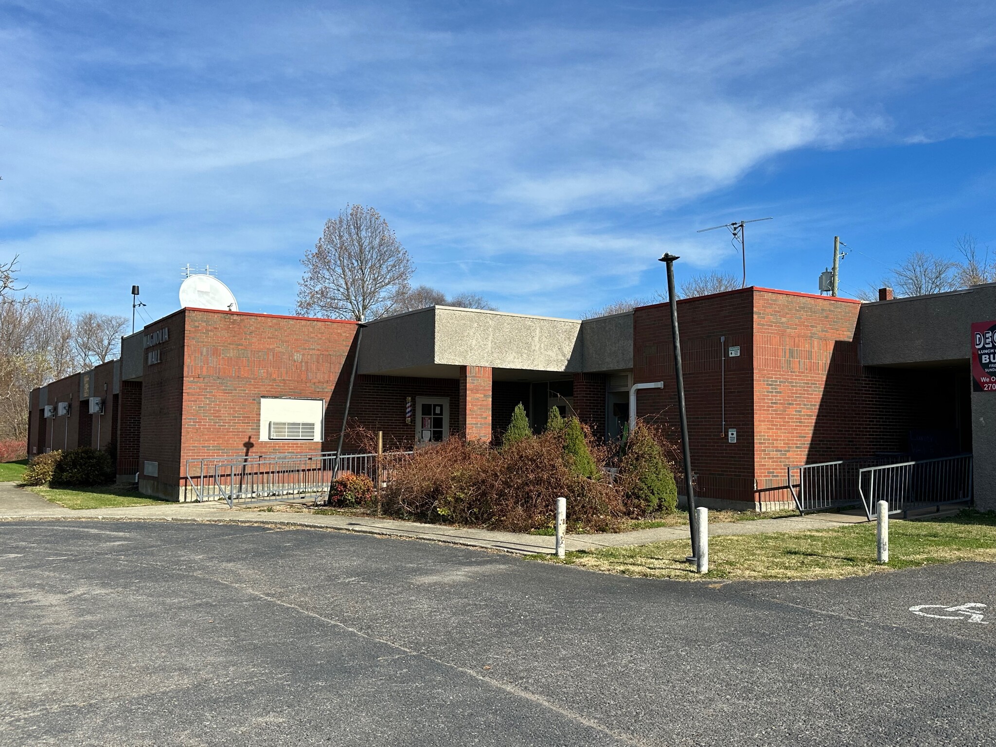 9050 New Jackson Hwy, Magnolia, KY for lease Building Photo- Image 1 of 19