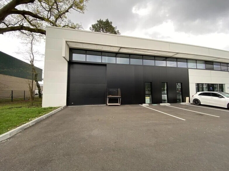 Office in Mérignac for lease - Building Photo - Image 3 of 8