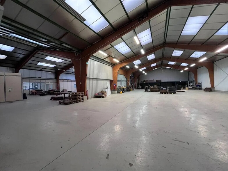 Flex in Betton for lease - Building Photo - Image 3 of 4