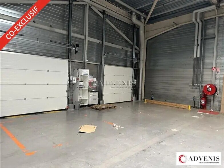 Flex in Gradignan for lease - Interior Photo - Image 3 of 9