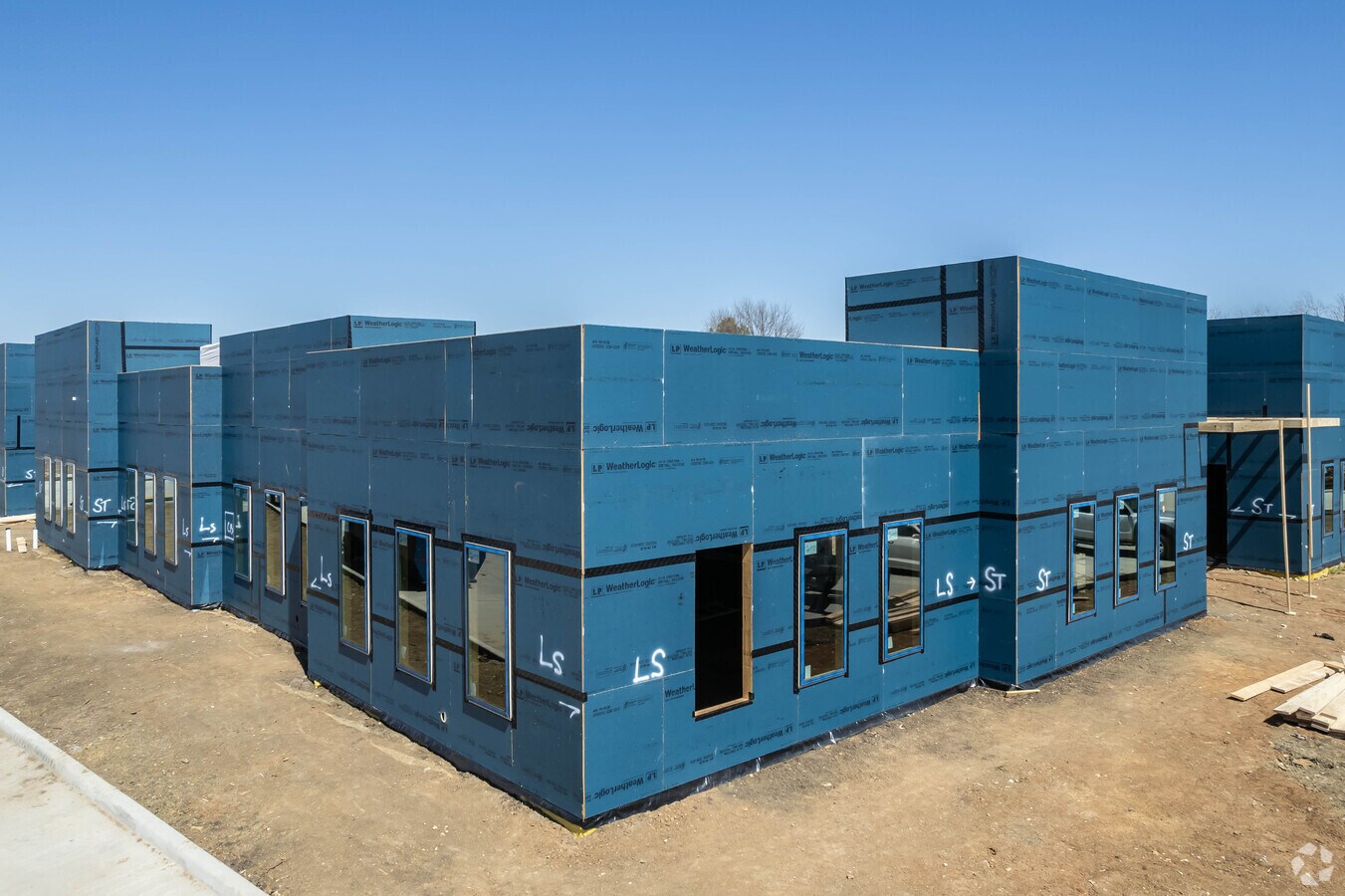 651 E Debbie Ln, Mansfield, TX 76063