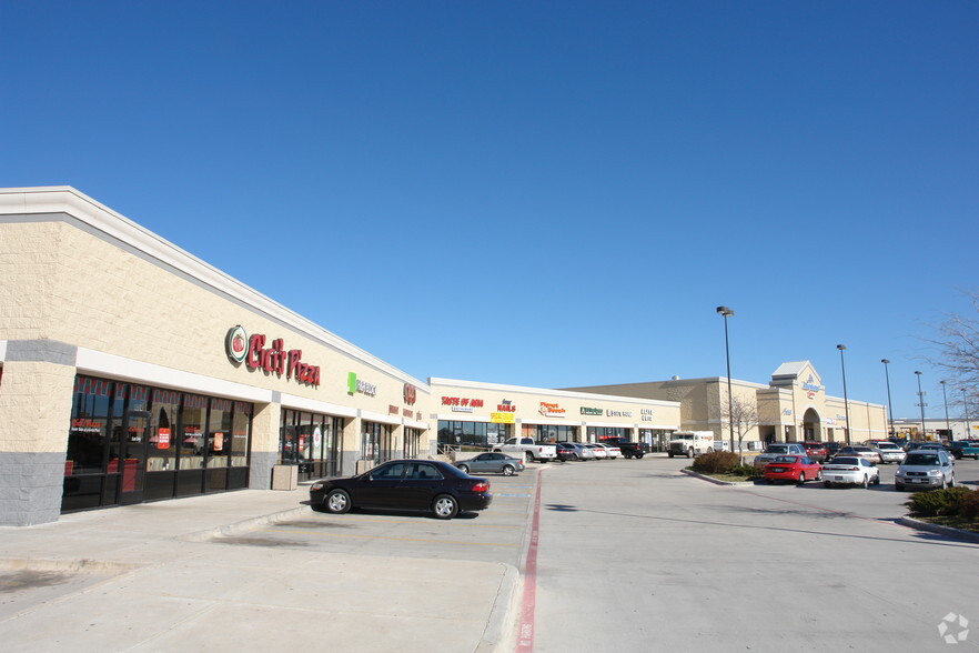 9300-9350 Clifford St, Fort Worth, TX for lease - Building Photo - Image 3 of 8