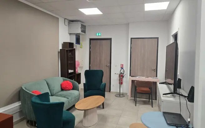 Office in La Seyne-sur-Mer for sale Building Photo- Image 1 of 9