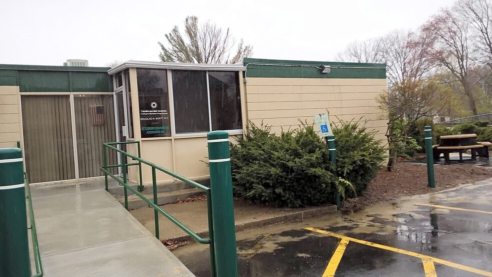 152 Emory St, Attleboro, MA 02703