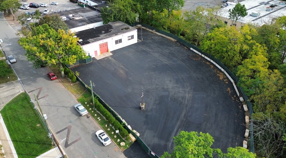 200 Swenson Dr, Kenilworth, NJ for lease - Building Photo - Image 2 of 5