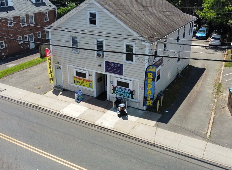 208 Spruce St, Manchester, CT for sale - Aerial - Image 1 of 13