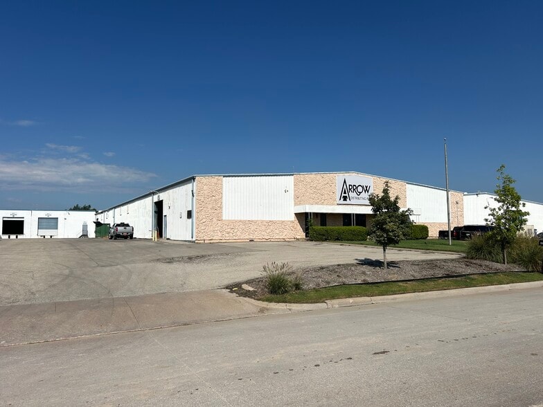 9300 Southwest Dr, Fort Worth, TX for lease - Building Photo - Image 3 of 35