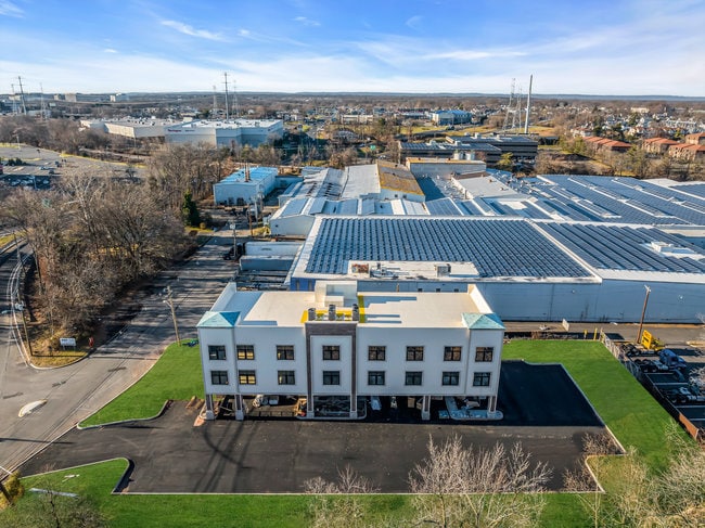 374 Green St, Woodbridge, NJ for lease - Building Photo - Image 1 of 93