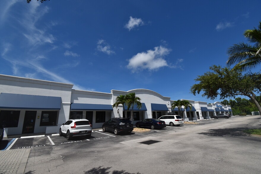 2190 45th St, Vero Beach, FL for lease - Building Photo - Image 1 of 6