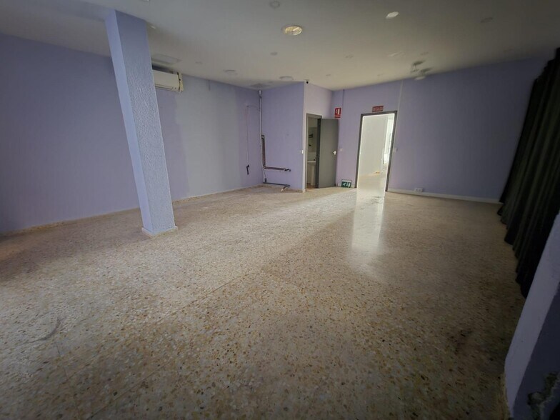 Retail in Llíria, Valencia for sale - Building Photo - Image 3 of 12