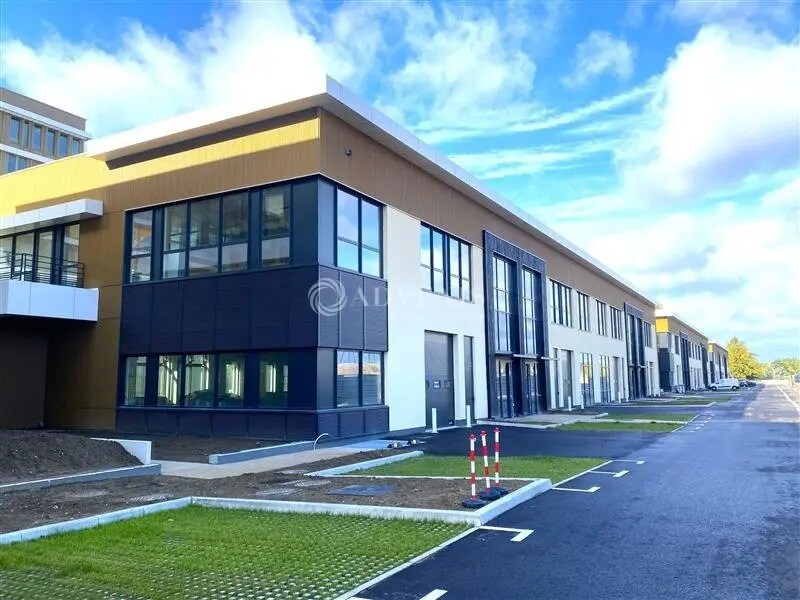 Office in Nanterre for lease Building Photo- Image 1 of 13