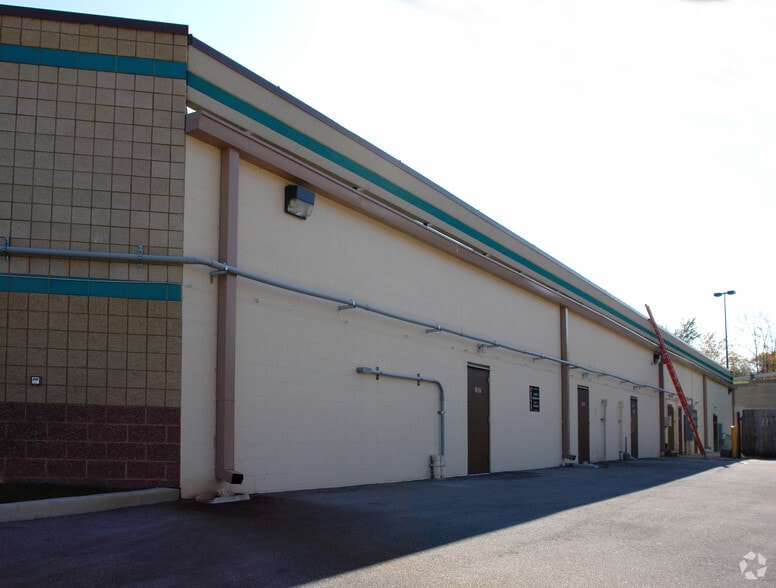 1001-1023 Crossroads Pl, High Ridge, MO for lease - Building Photo - Image 2 of 6