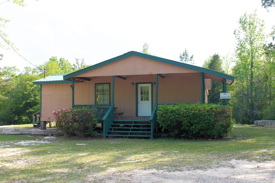 10116 Pollock Ferry Rd, Moss Point, MS for sale - Building Photo - Image 1 of 1