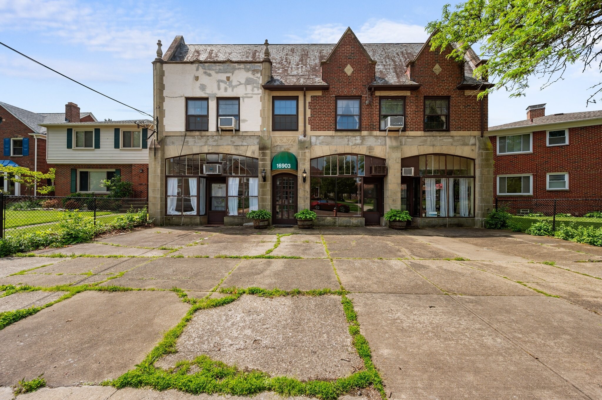 16903 Fischer Rd, Cleveland, OH for sale Primary Photo- Image 1 of 54
