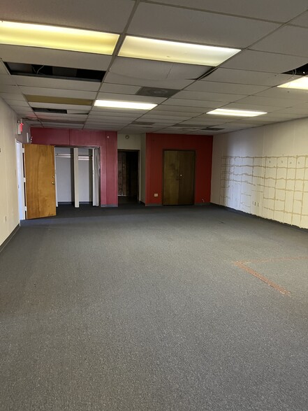 1810 Byberry Rd, Bensalem, PA for lease - Interior Photo - Image 3 of 14