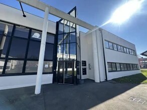 Office in Chartres for lease Building Photo- Image 2 of 7