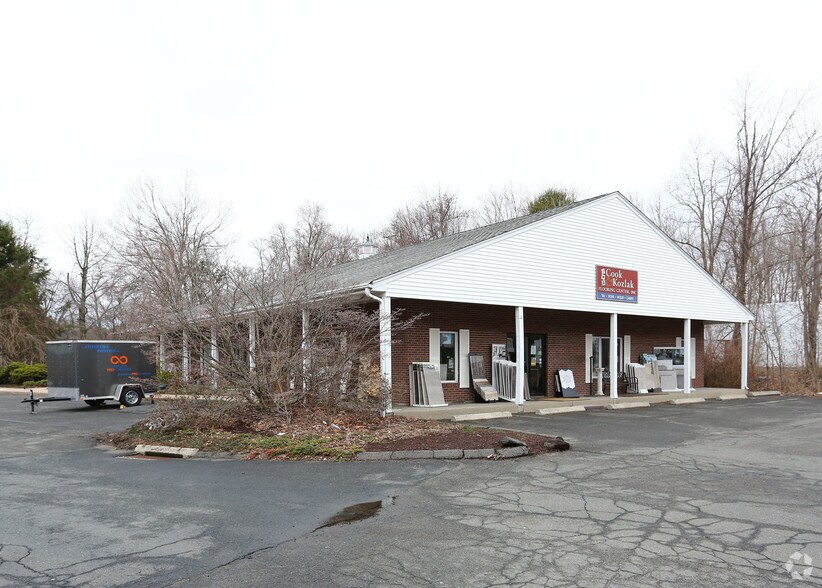 200 Albany Tpke, Canton, CT for sale - Primary Photo - Image 1 of 1