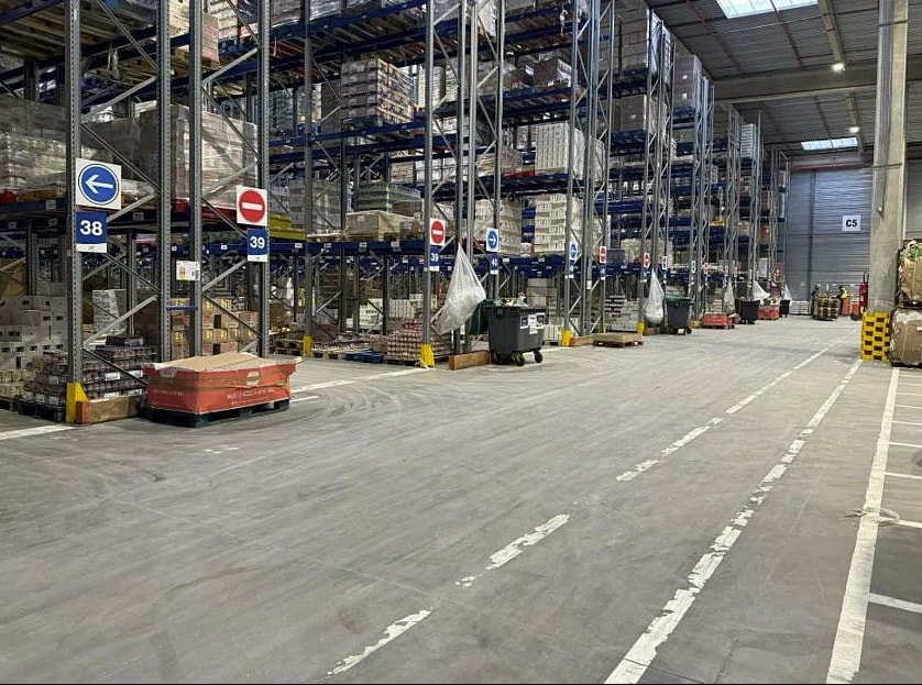 Industrial in 9 Rue Du Poitou, Bretigny-Sur-Orge for lease Interior Photo- Image 1 of 11