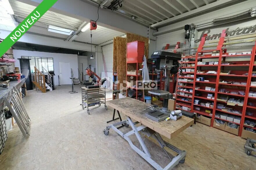 Flex in Les Sorinières for lease - Interior Photo - Image 1 of 5