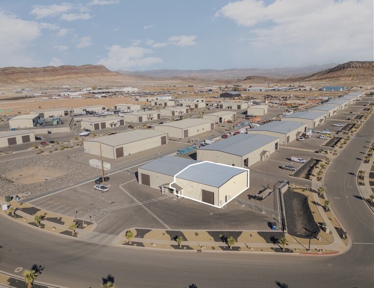 839 S Regional Park Rd, Hurricane, UT for lease - Building Photo - Image 1 of 5