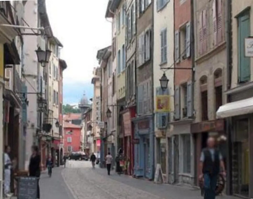 Retail in Le Puy-en-Velay for sale Building Photo- Image 1 of 4