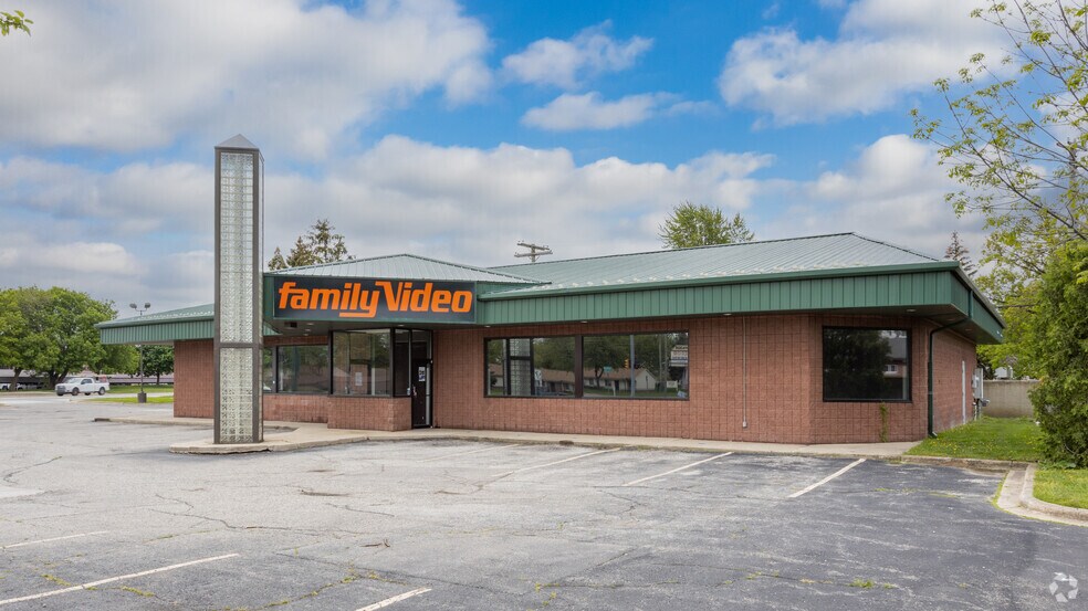 29949 Utica Rd, Roseville, MI 48066