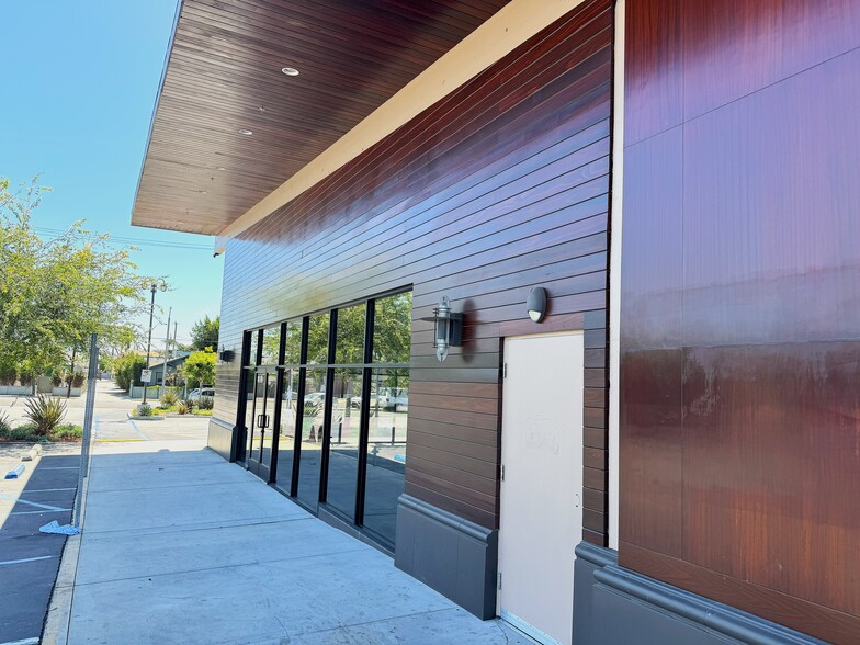 2300-2306 E 7th St, Long Beach, CA for lease - Building Photo - Image 3 of 6