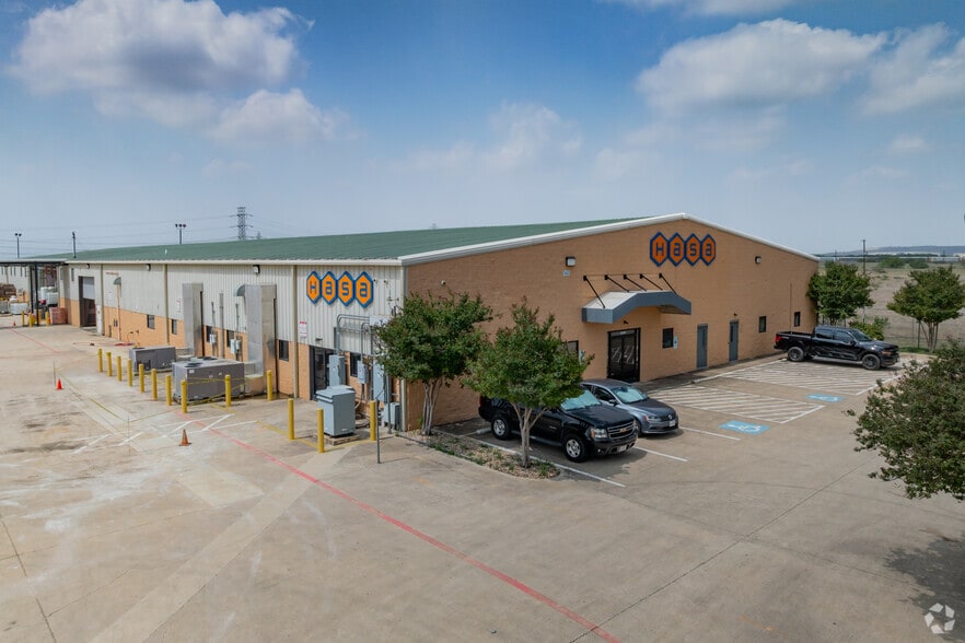 10425 Fischer Rd, Von Ormy, TX for sale - Primary Photo - Image 1 of 1