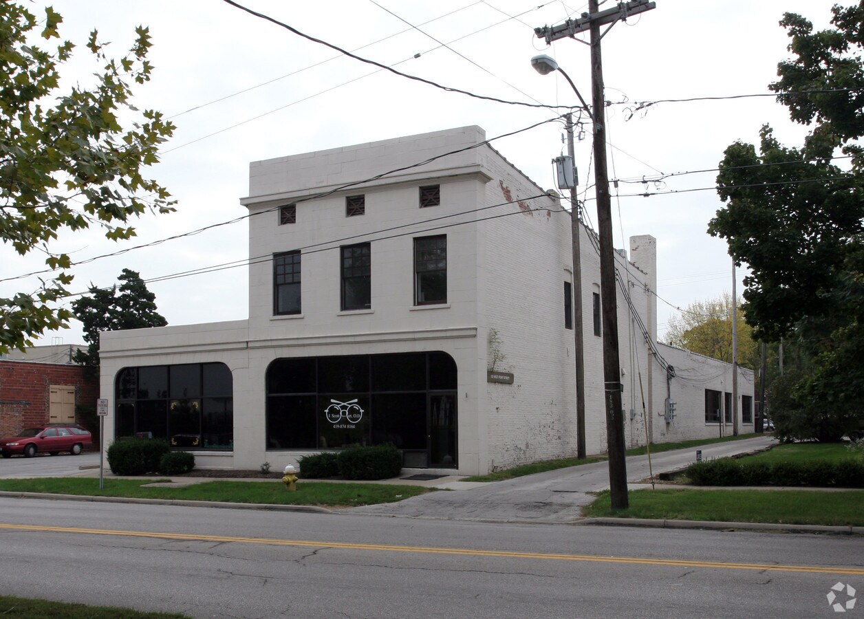 122 W Front St, Perrysburg, OH 43551