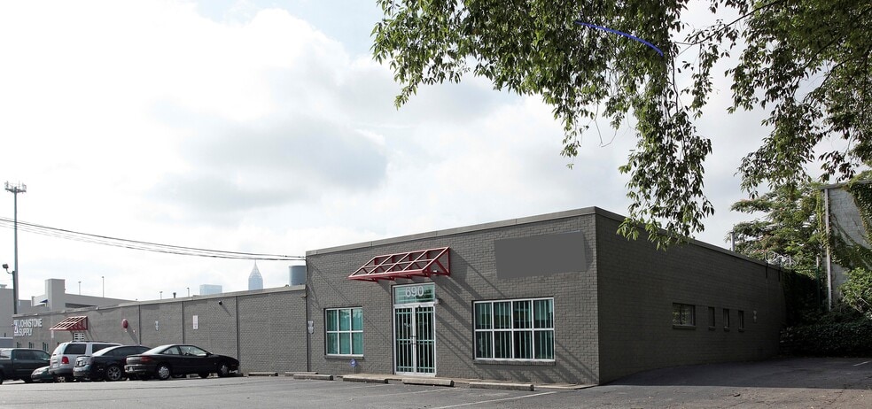 686-690 11th St NW, Atlanta, GA for lease - Building Photo - Image 1 of 4