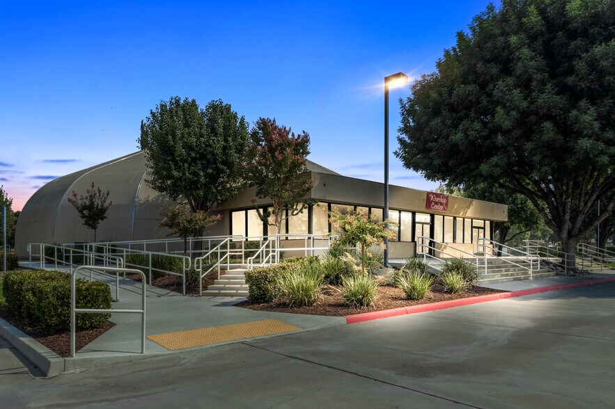 424 N Lovers Ln Visalia Ca 93292 Grace Community Church Loopnet Com