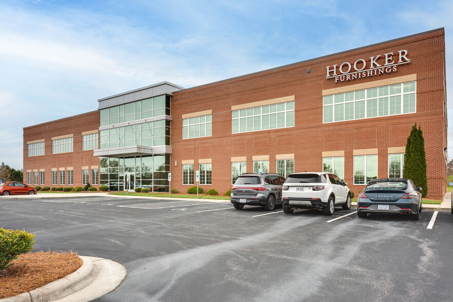 2485 Penny Rd, High Point, NC for lease - Building Photo - Image 1 of 14