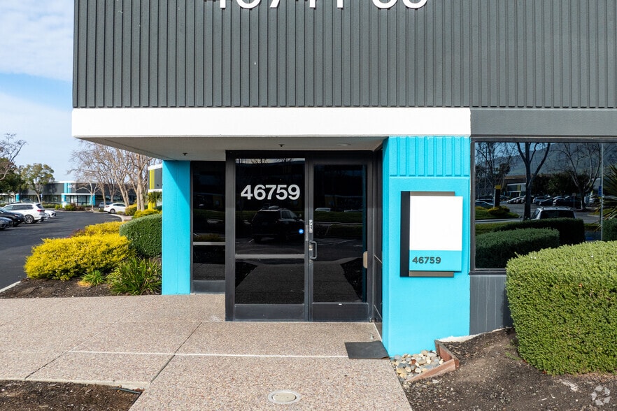 4051-4065 Clipper Ct, Fremont, CA for lease - Building Photo - Image 3 of 7