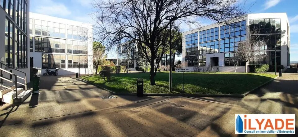 Office in Aix-en-Provence for lease Building Photo- Image 1 of 6