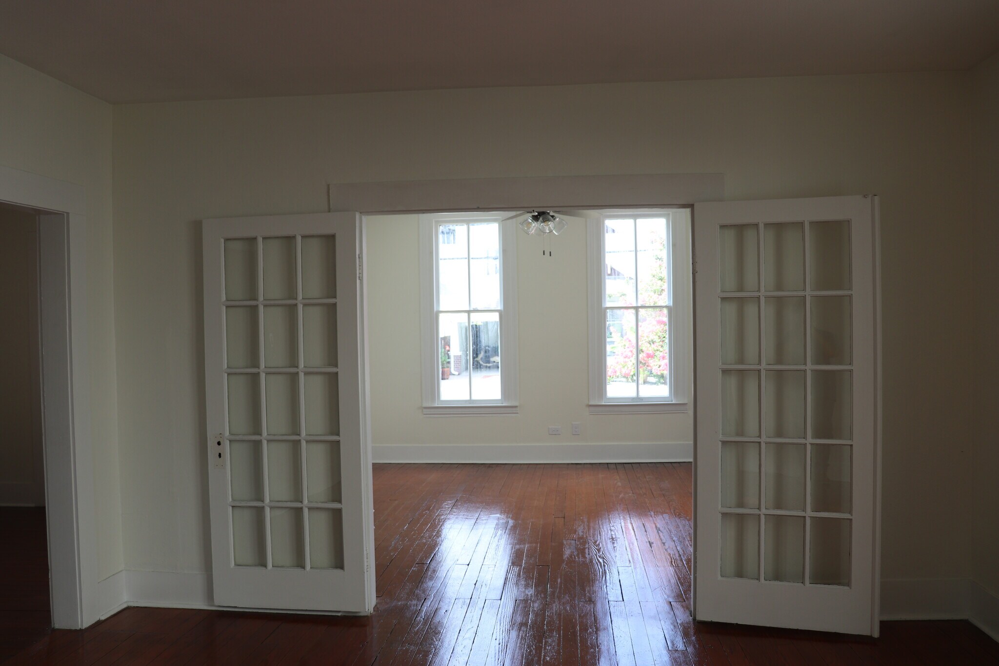 2008 Crockett St, Houston, TX for lease Interior Photo- Image 1 of 3